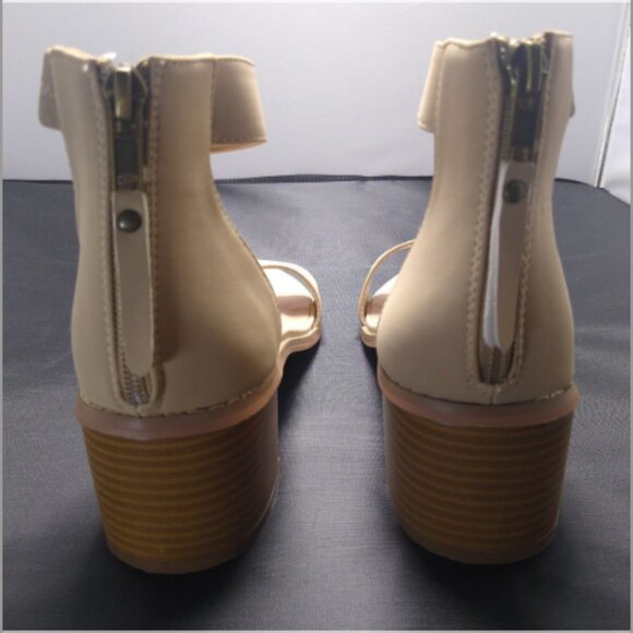 Journee Collection Women's Percy Block Sandals Sz.7.5 M - Picture 2 of 4